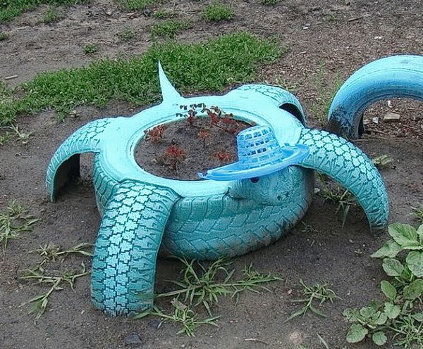Черепаха из покрышек - занимательная клумба для детской площадки