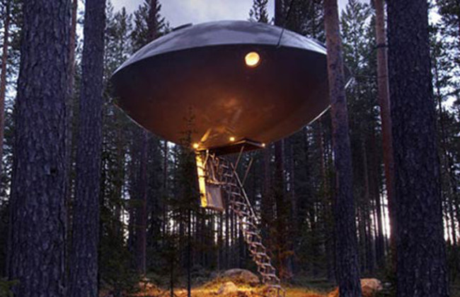 Необычный дом UFO в Швеции