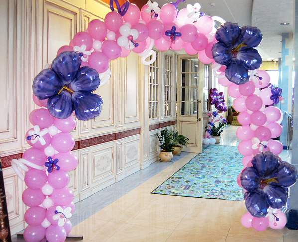 арка из шариков цветков