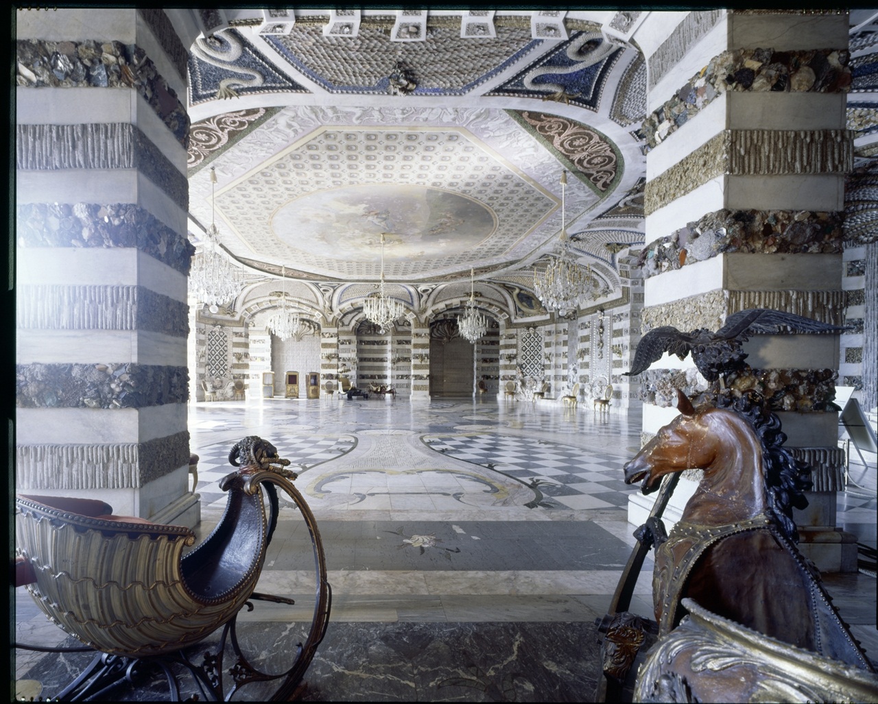 Potsdam, Park Sanssouci, Neues Palais, Grottensaal.